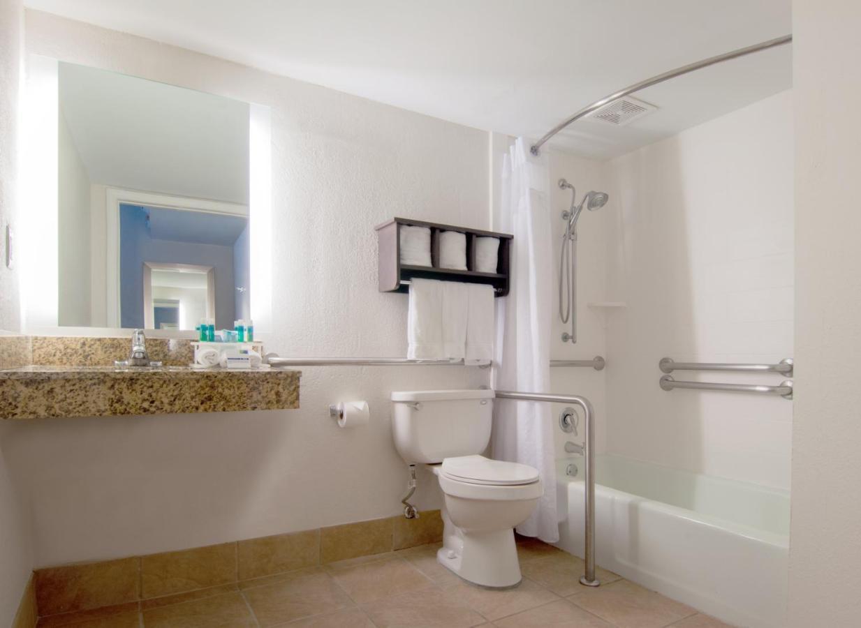 Standard King Room with Accessible Tub - Mobility Access,1434630538:JPEG