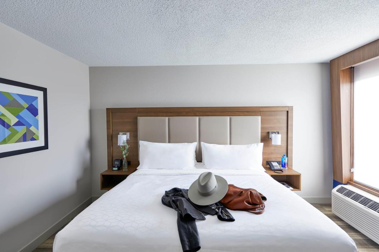 One-Bedroom King Suite