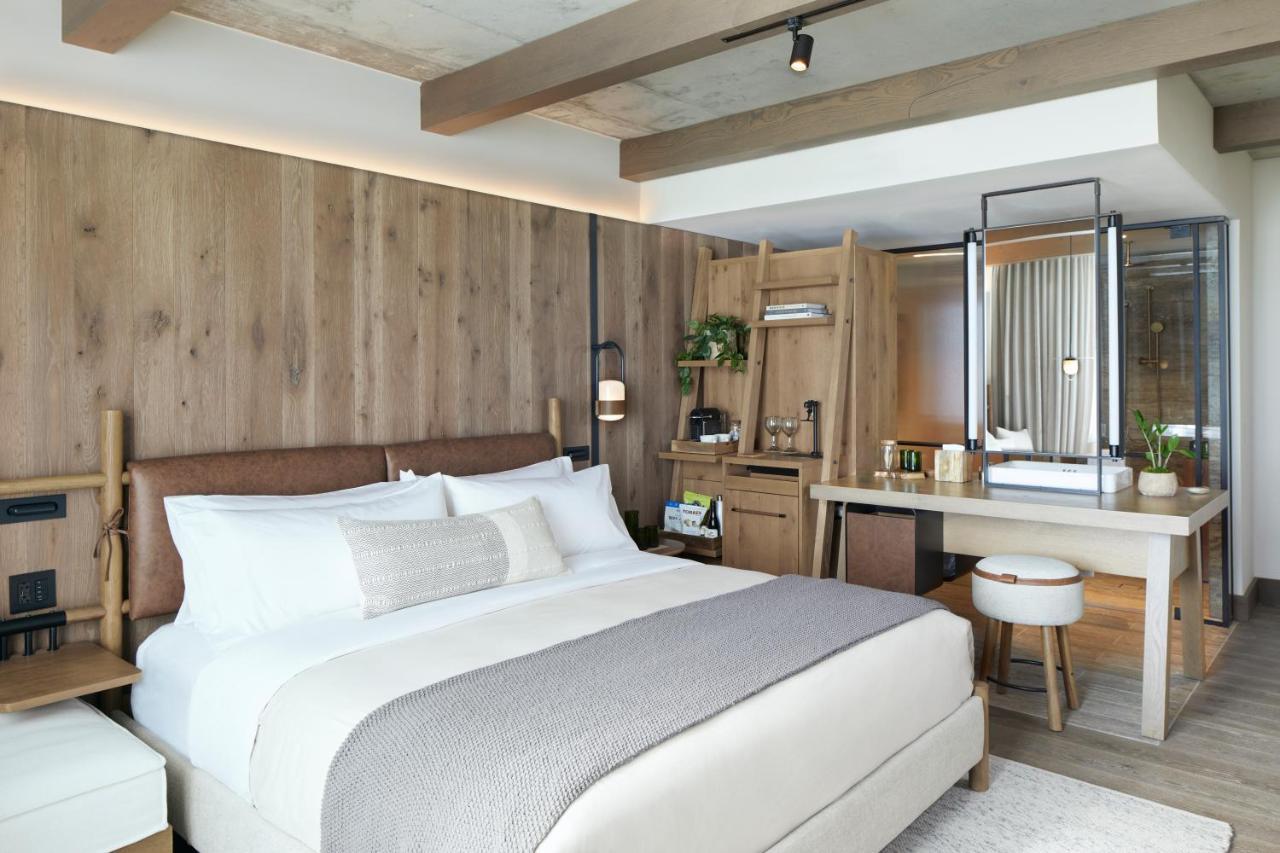 Alcove King Room