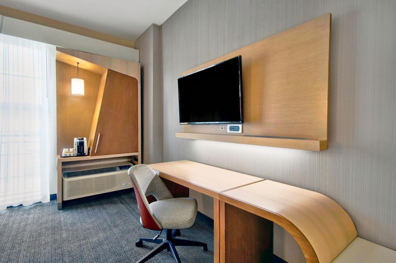One-Bedroom King Suite Courtyard View Sofa Bed