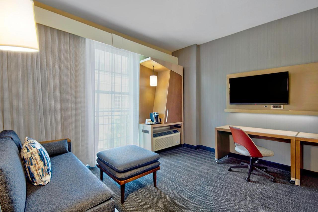 One-Bedroom King Suite Courtyard View Sofa Bed
