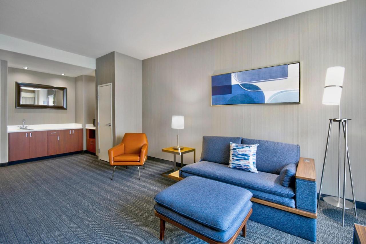 One-Bedroom King Suite Courtyard View Sofa Bed