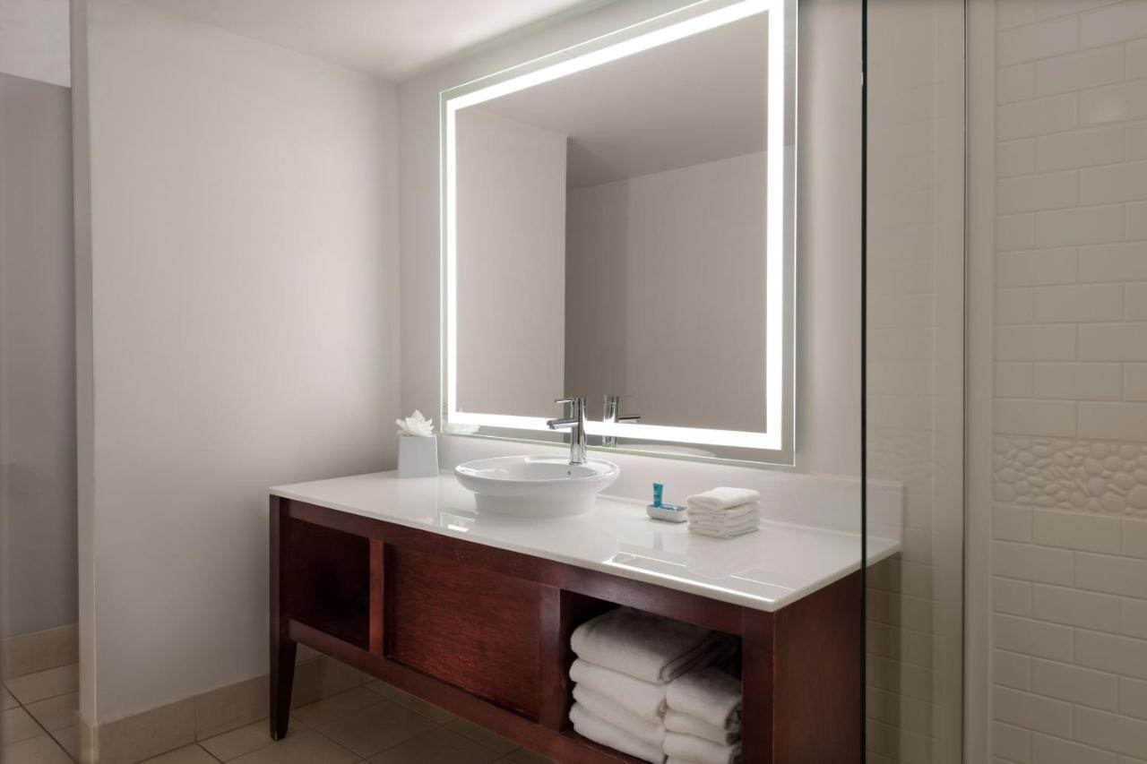 Savvy Suite with 2 Queens, 1 Bedroom Studio Suite,1409275634:JPEG