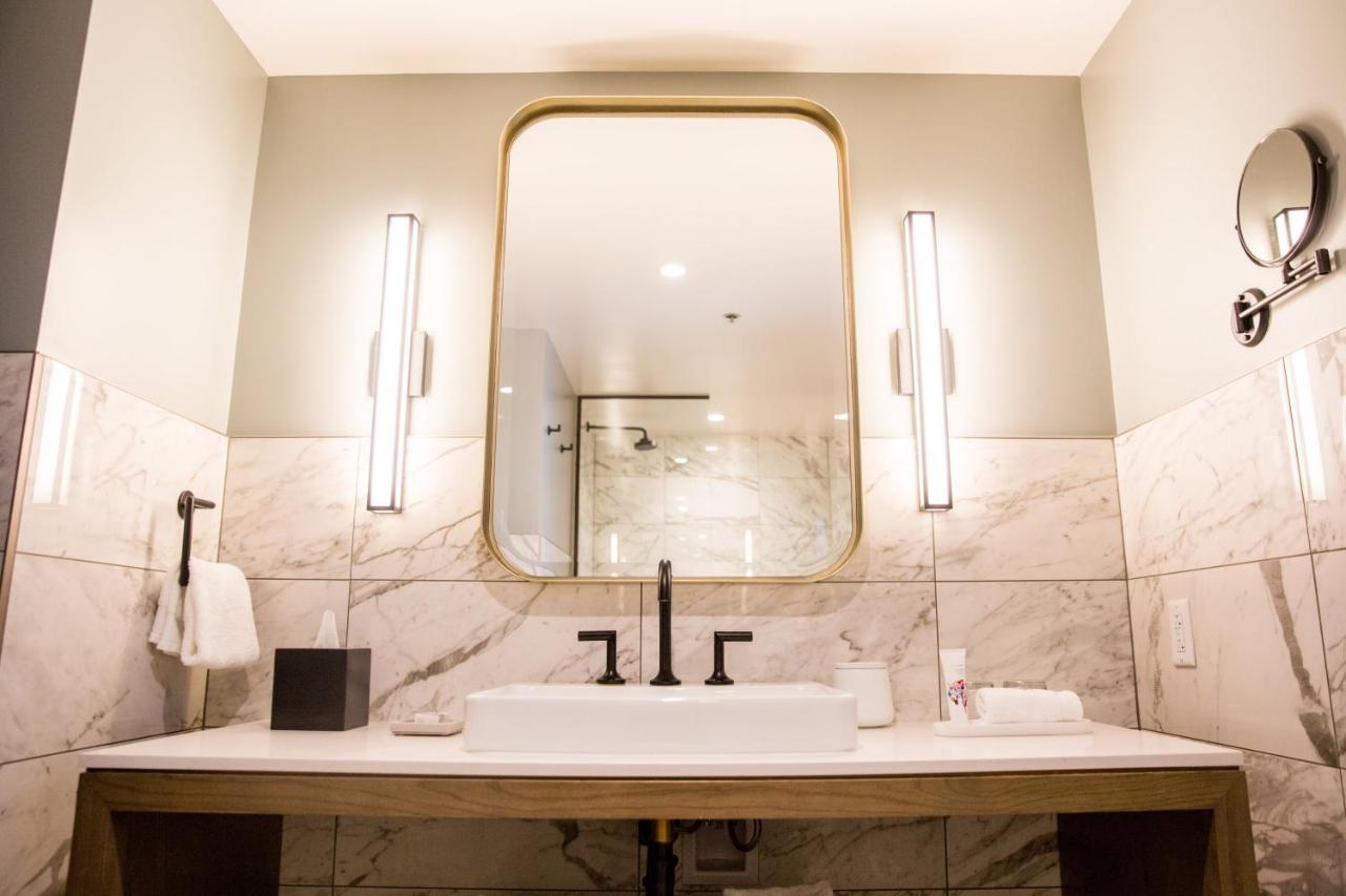 Studio Suite, 2 King,1421578239:JPEG