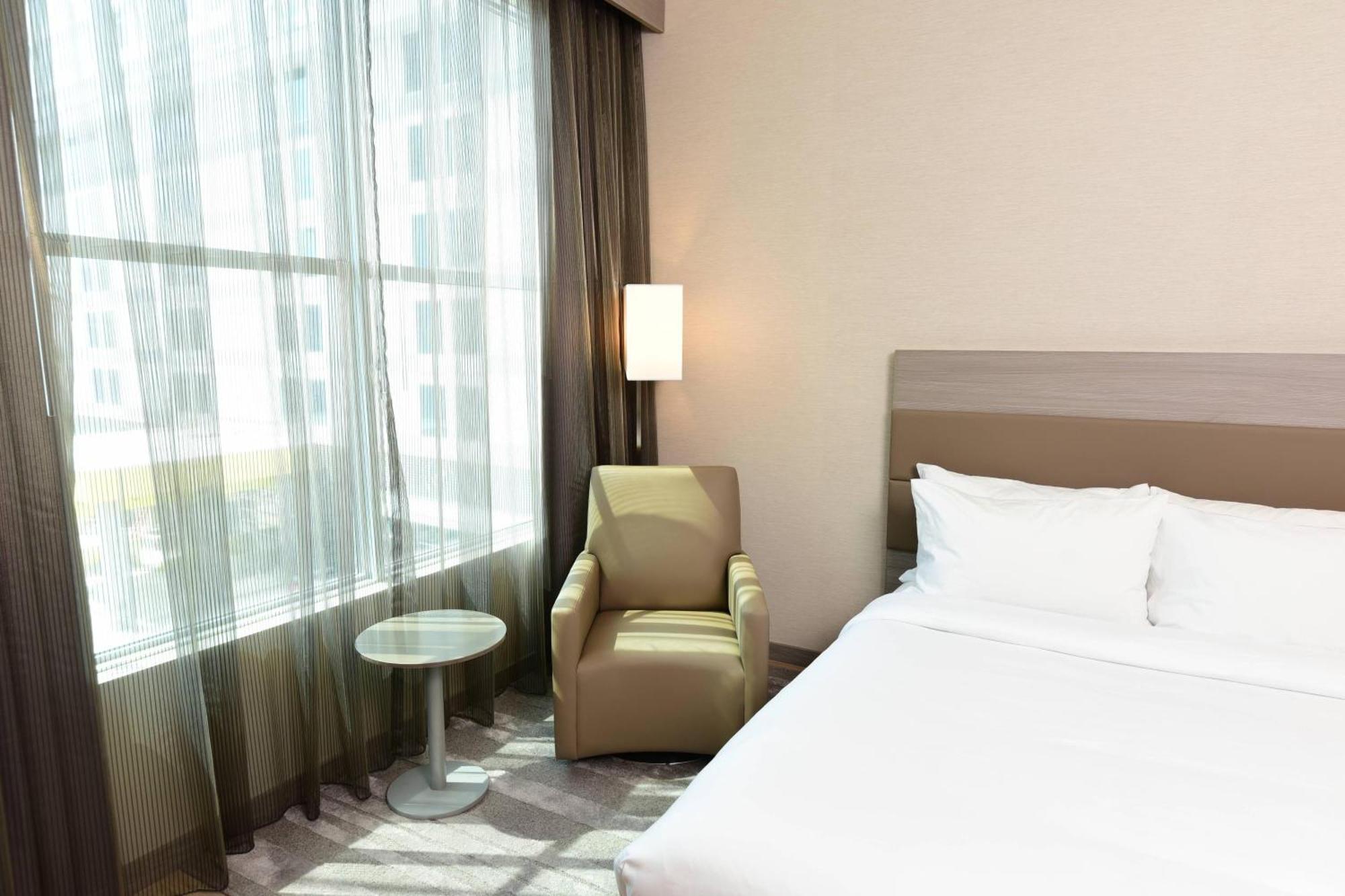 King Guest Room,1373619221:JPEG