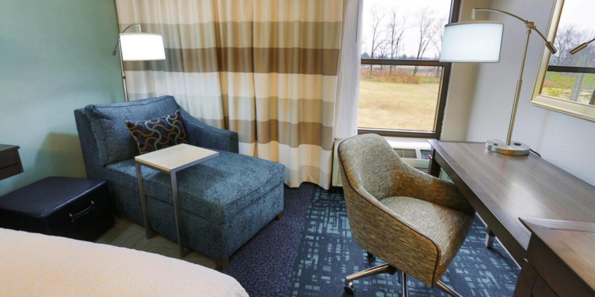 One-Bedroom Queen Suite Two Queen Beds Non-Smoking