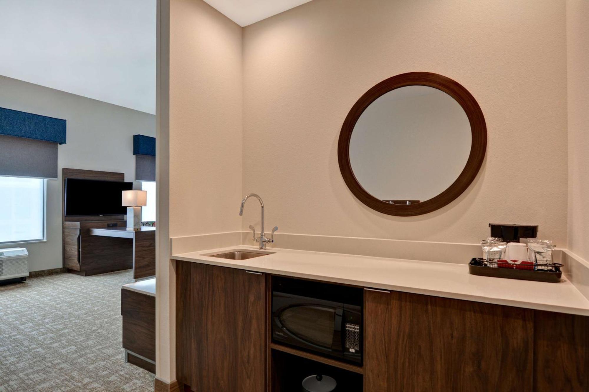 King Studio Suite