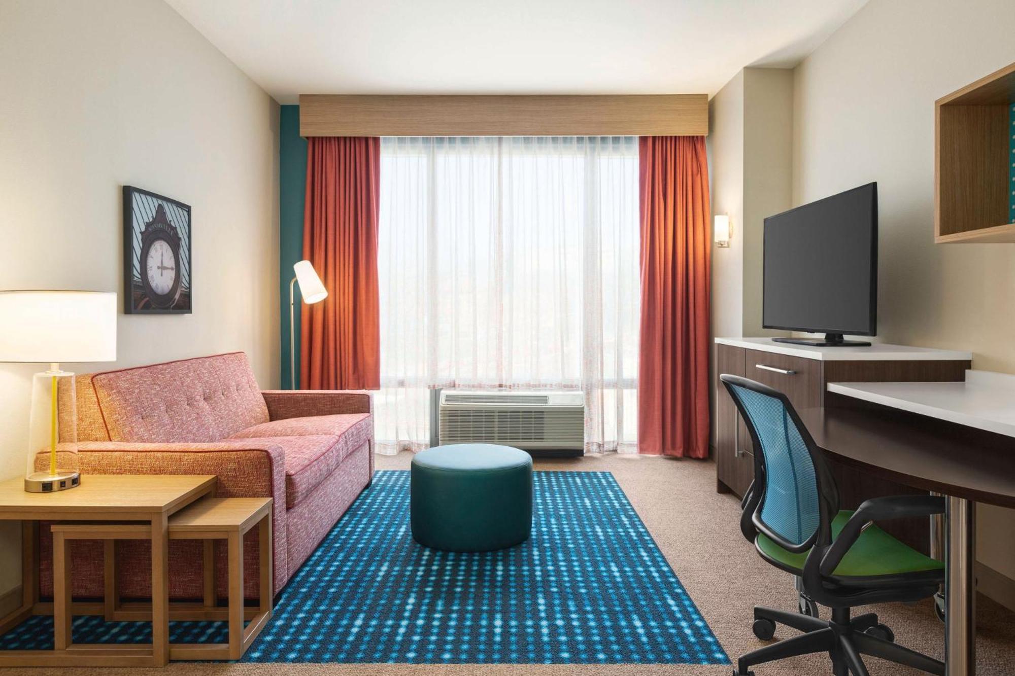 Queen Corner Studio Suite with Two Queen Beds,1552306324:JPEG