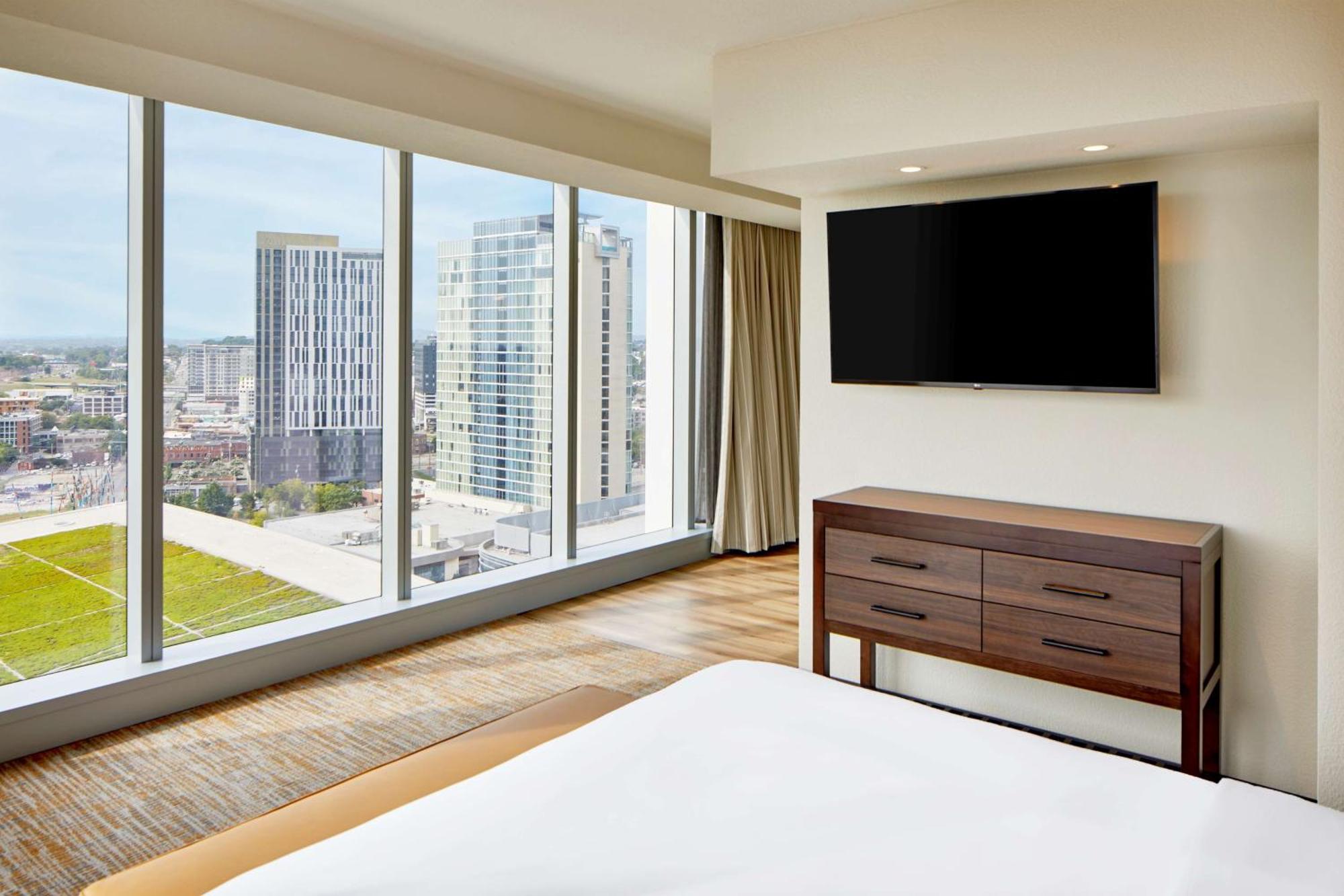 Corner King Suite