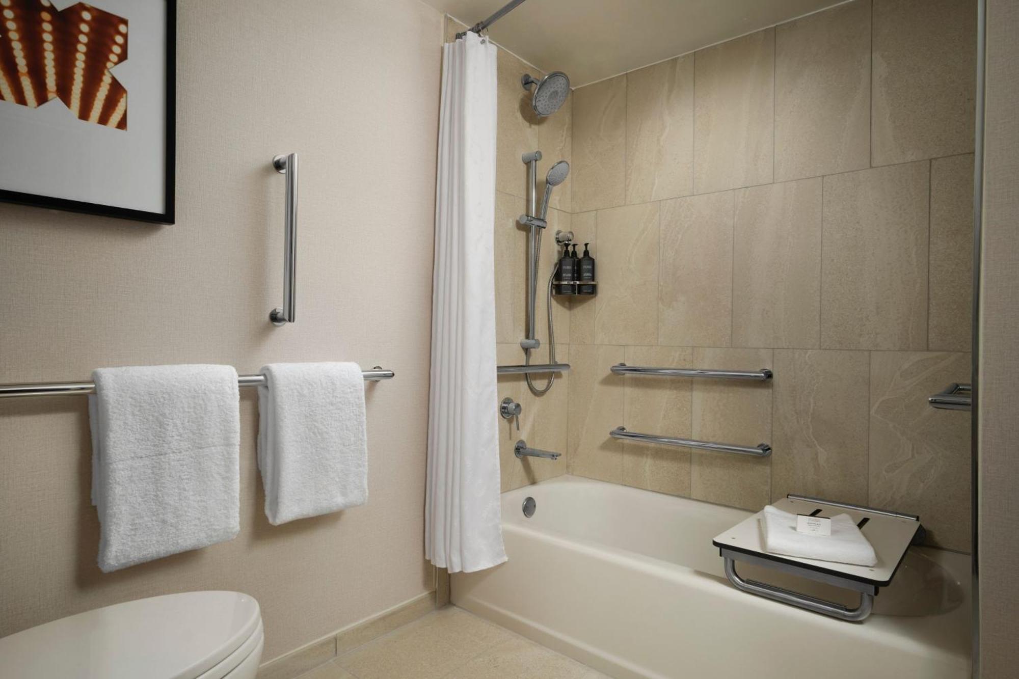 Guest Room, 1 King,1580157616:JPEG