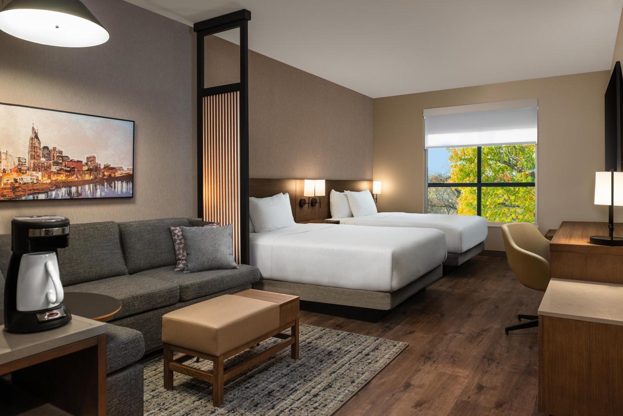 Queen Room with Two Queen Beds and Sofa Bed,1604301088:JPEG
