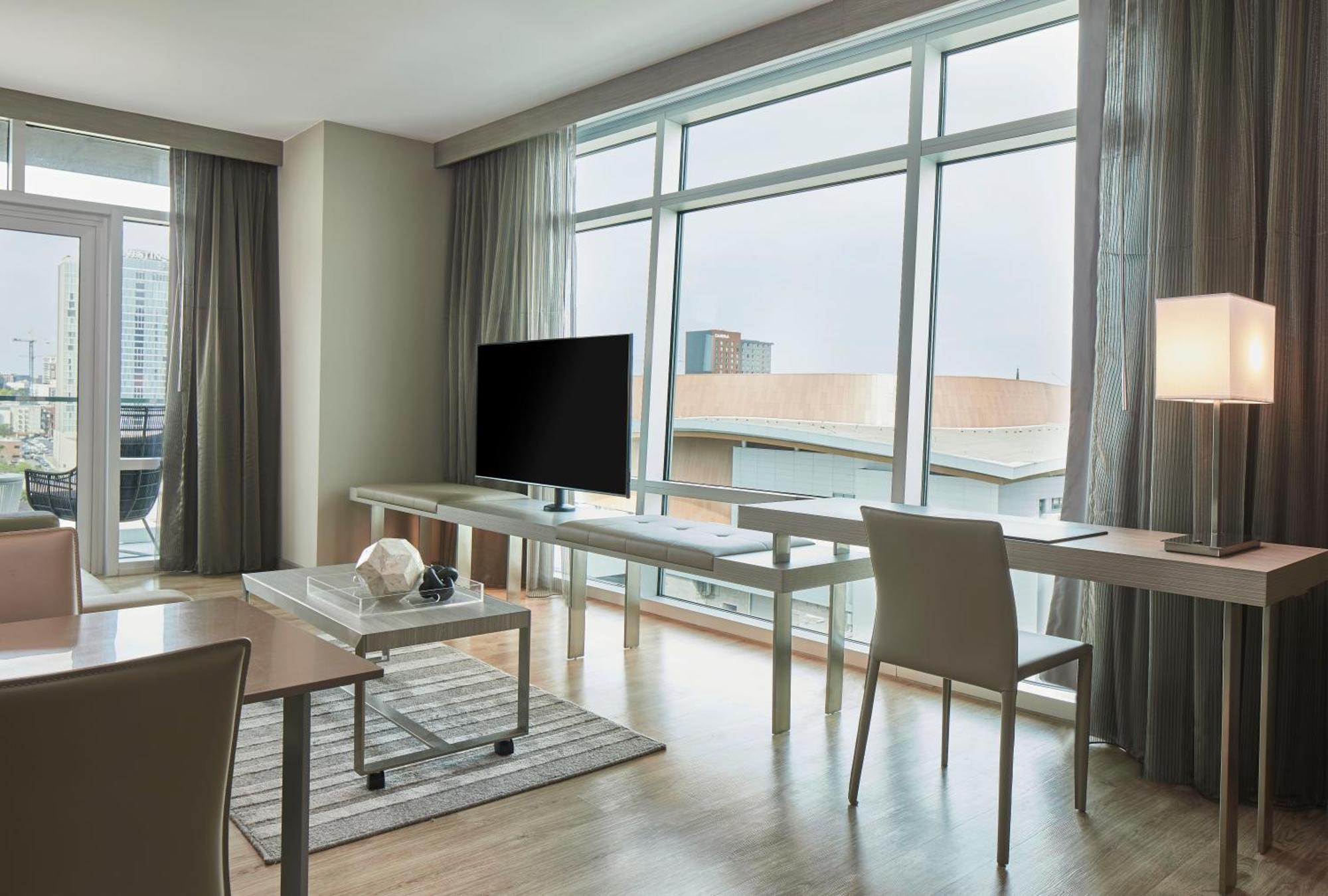 Junior Suite, 1 King Bed, Sofa Bed, Corner, Balcony, High Floor,1643201327:JPEG