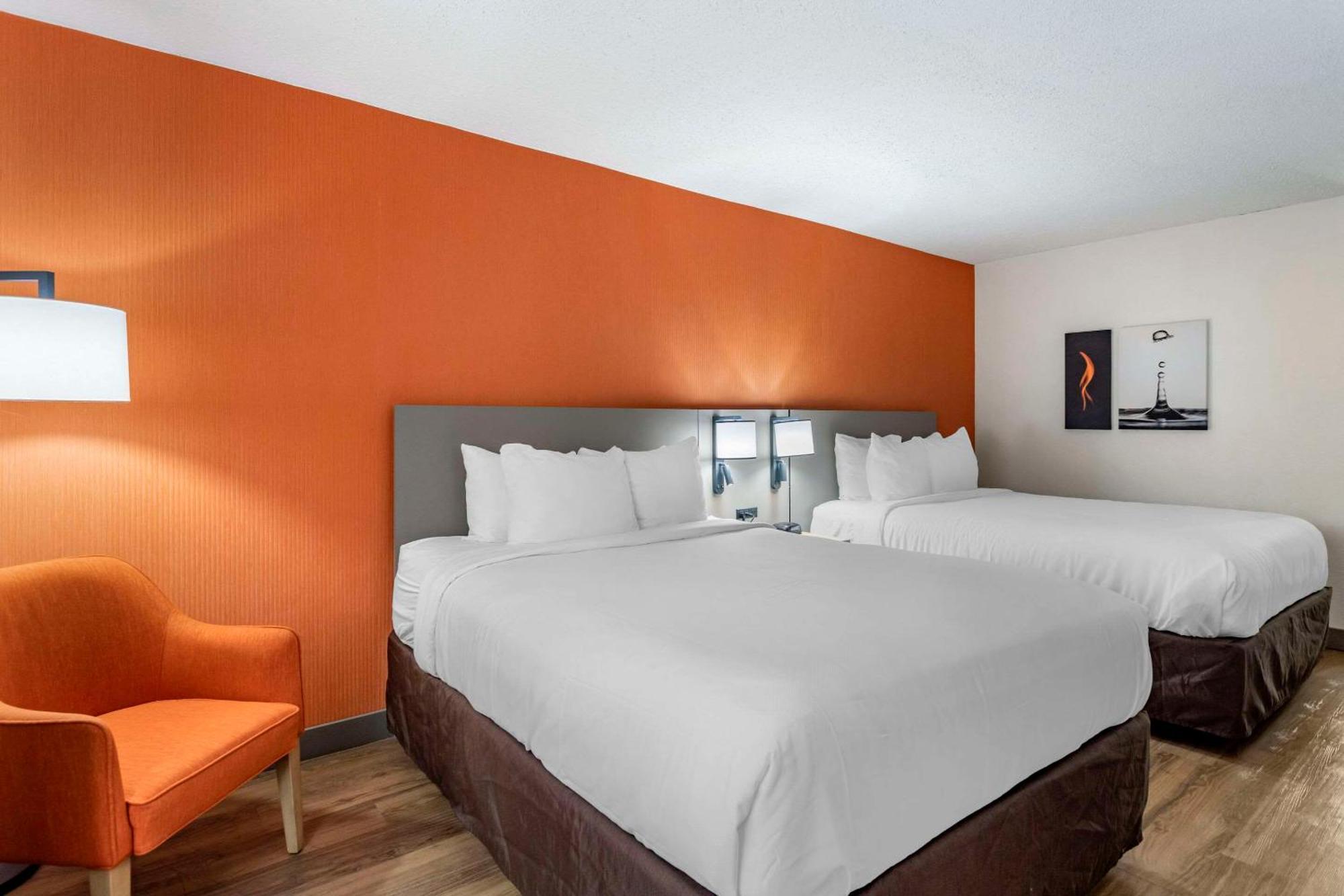 Queen Room Two Queen Beds Stadium View