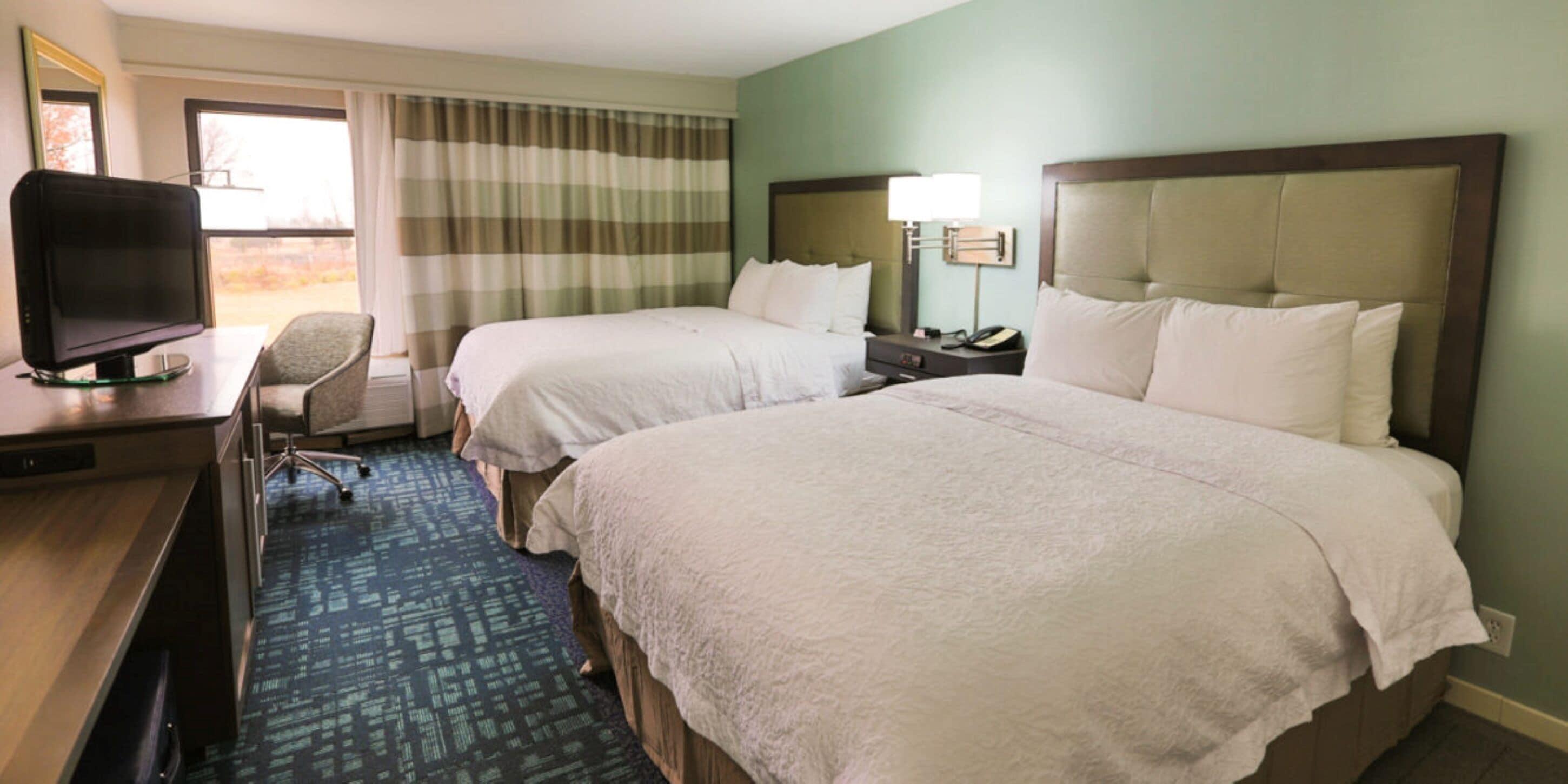 One-Bedroom Queen Suite Two Queen Beds Non-Smoking