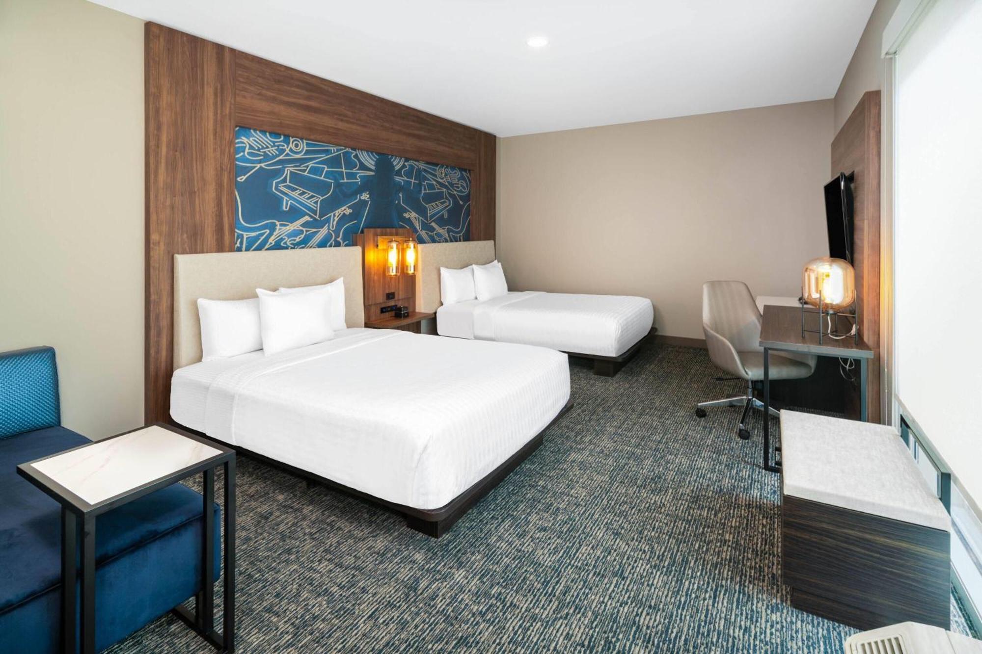 Studio Suite Two Queen Beds Stadium View Non-Smoking