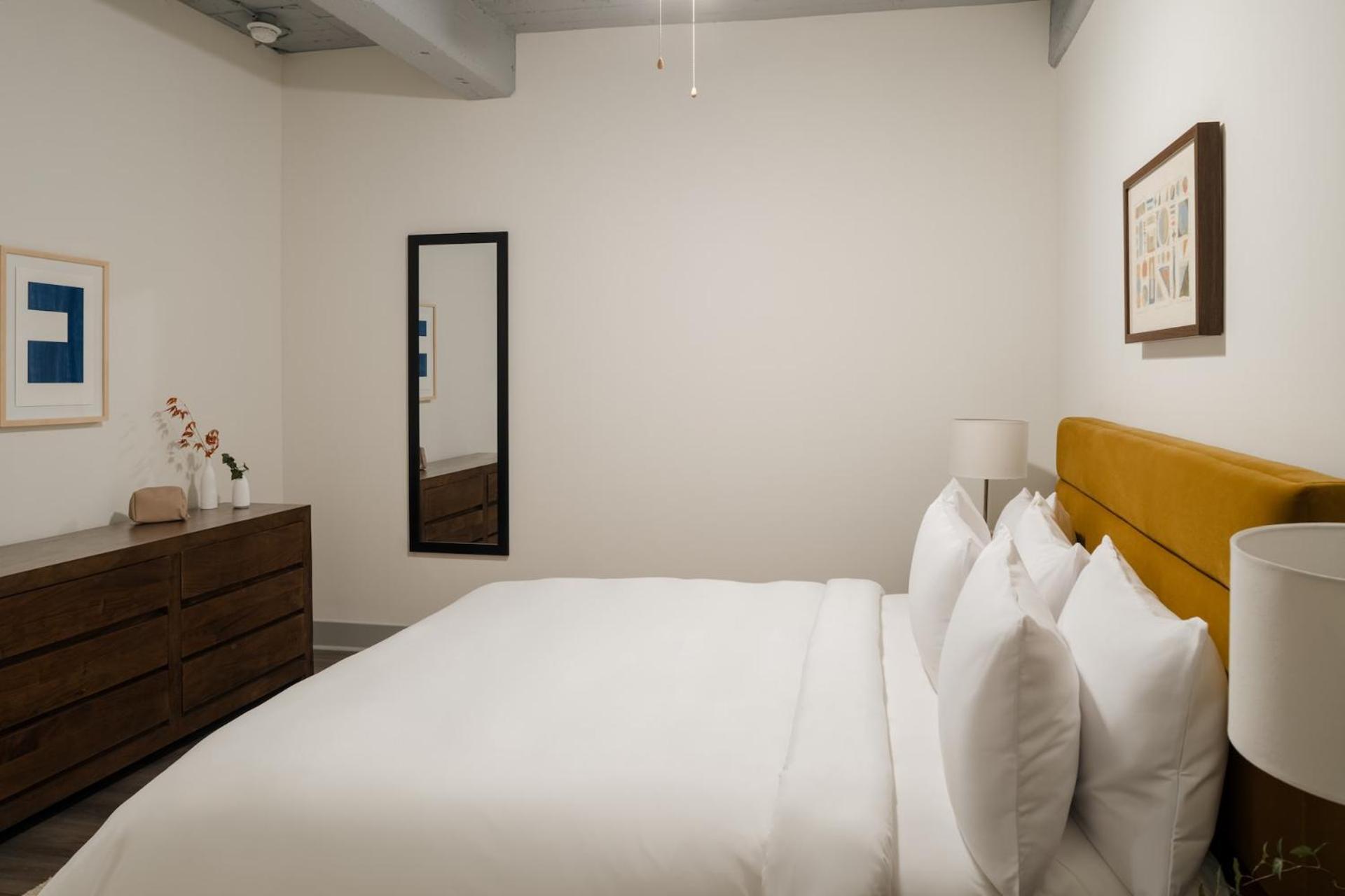 Two-Bedroom Apartment (Self Check-in with Virtual Front Desk)