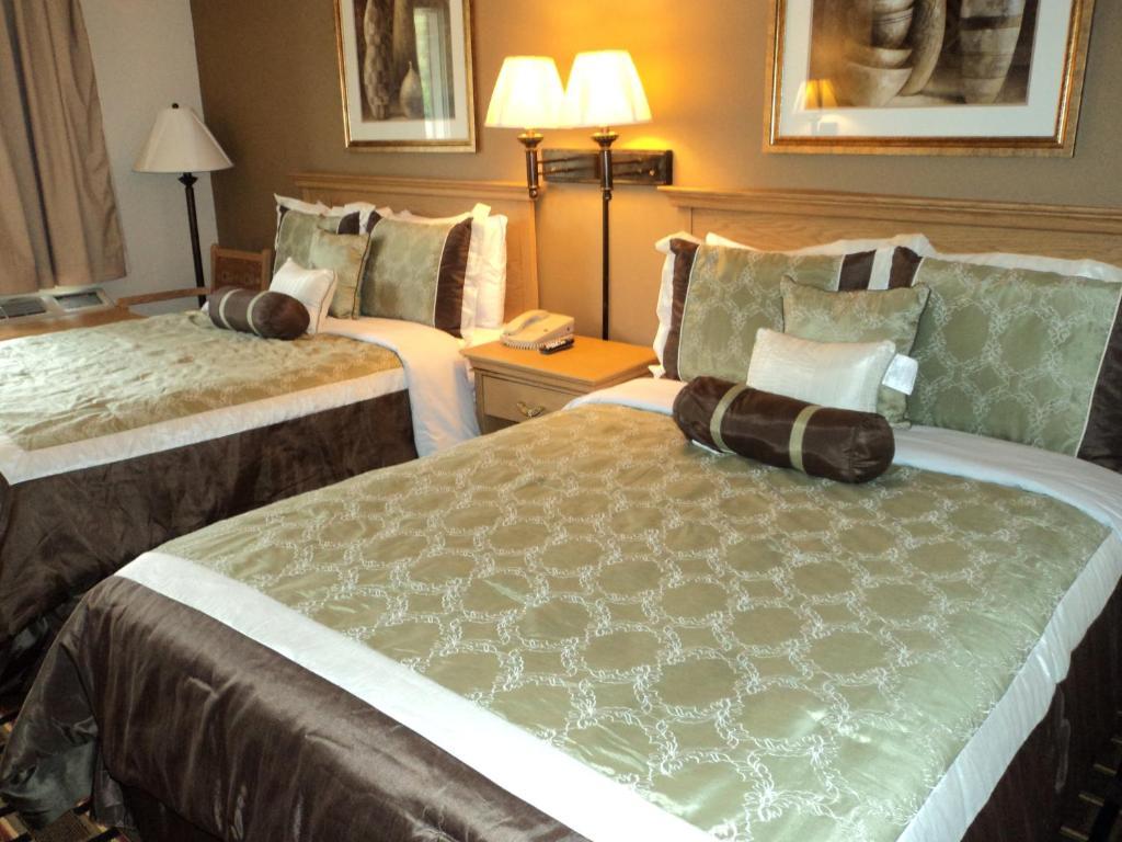 Double Room with Two Double Beds - Non-Smoking