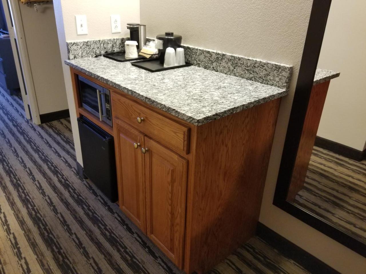 One-Bedroom King Suite