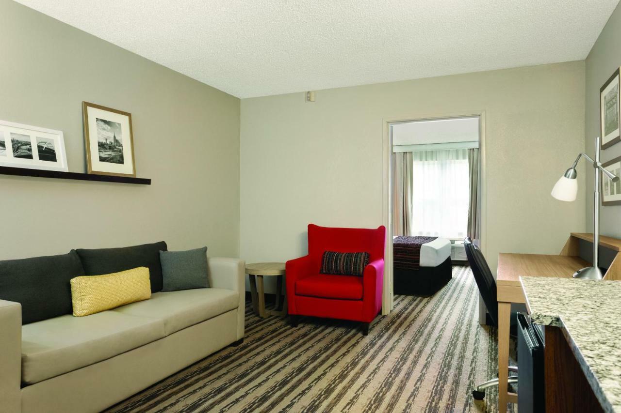 One-Bedroom King Suite Disability Access