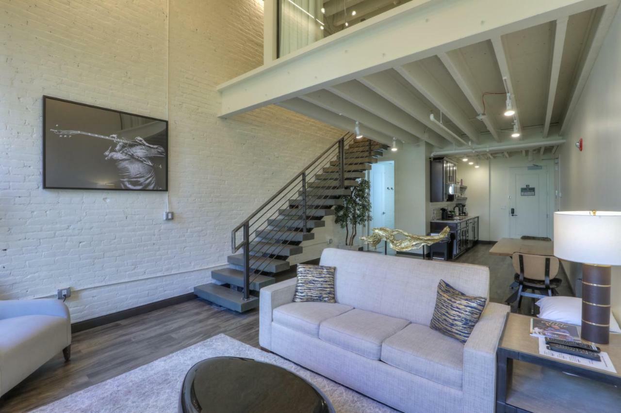 Duet Loft Suite,907318687:JPEG