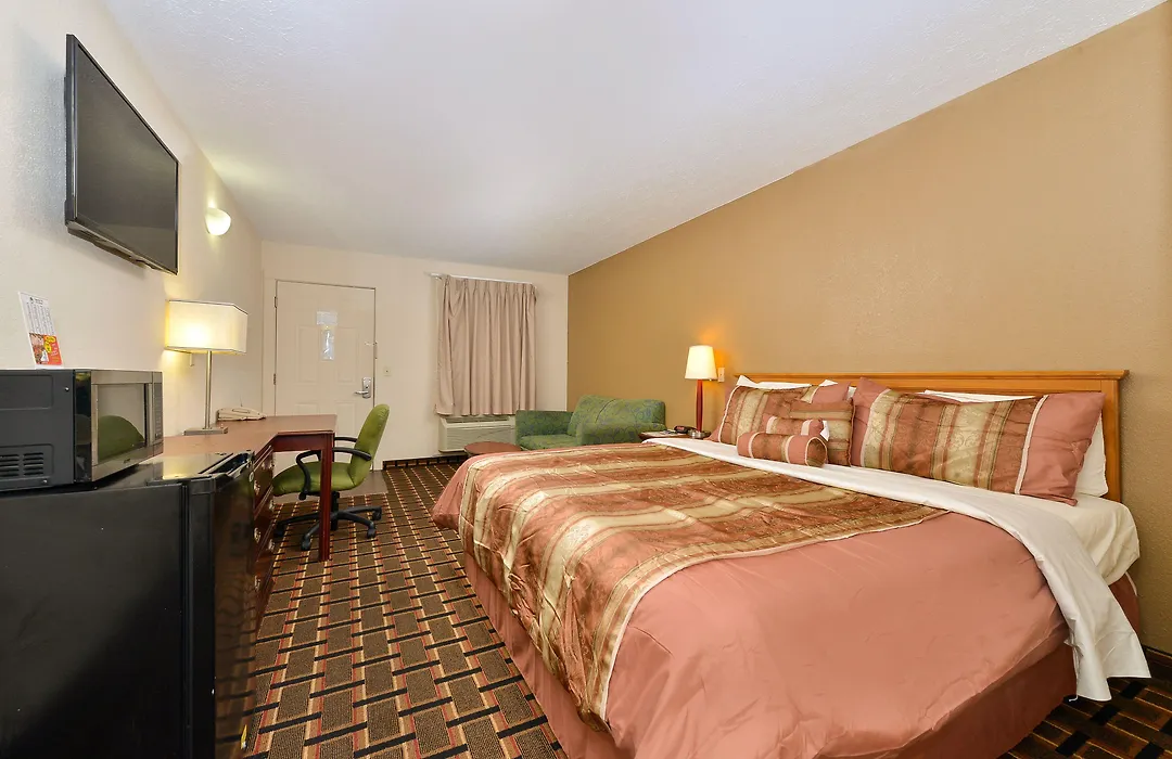 Americas Best Value Inn Near Downtown Nashville-1