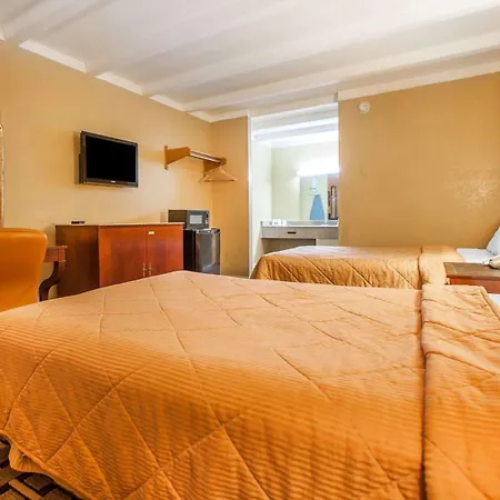 Rodeway Inn Nashville Airport-2