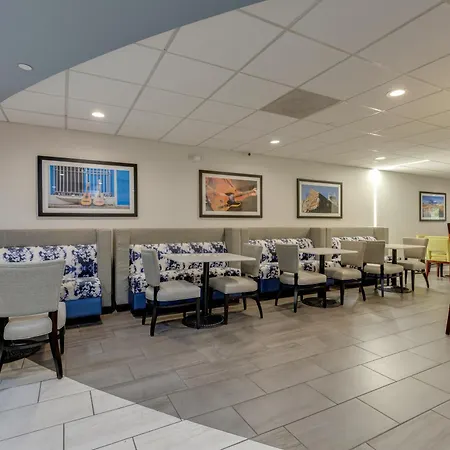 Alexis Inn And Suites Hotel-2