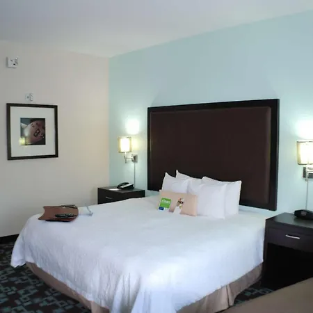 Hampton Inn & Suites Nashville At Opryland-2