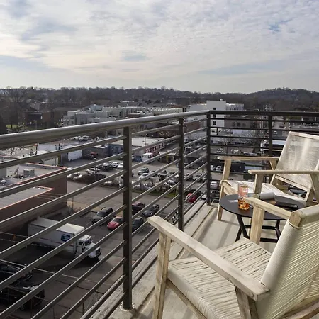 Moxy Nashville Vanderbilt Area-2