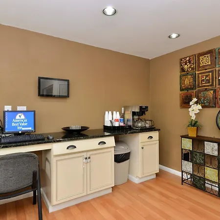 Americas Best Value Inn Near Downtown Nashville-3