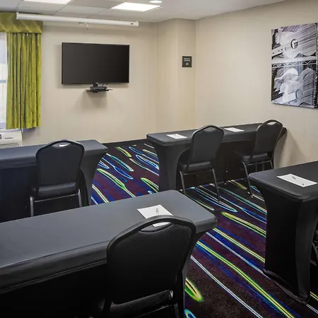 Hampton Inn & Suites Nashville-Airport-2