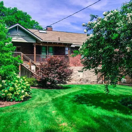 Belmont Blvd Bed And Breakfast-2