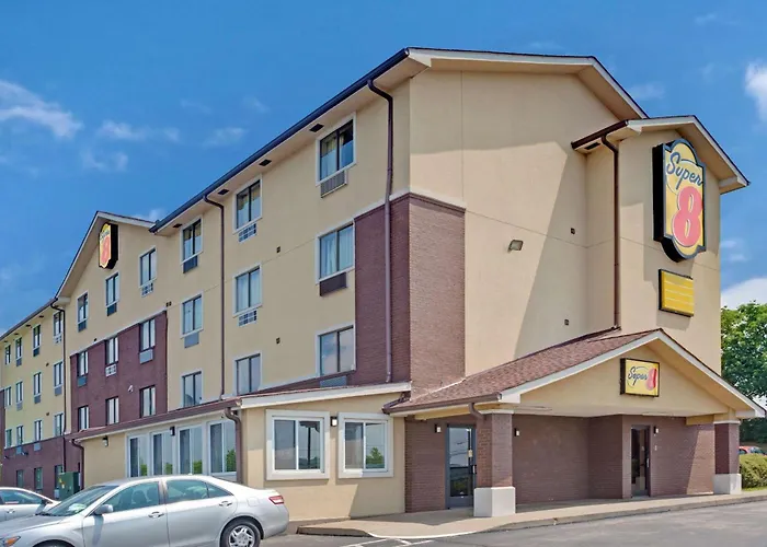 Super 8 By Wyndham Nashville/ Dntn/ Opryland Area