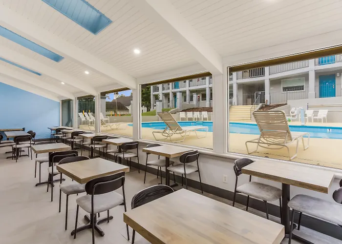 Red Lion Inn & Suites Nashville Airport