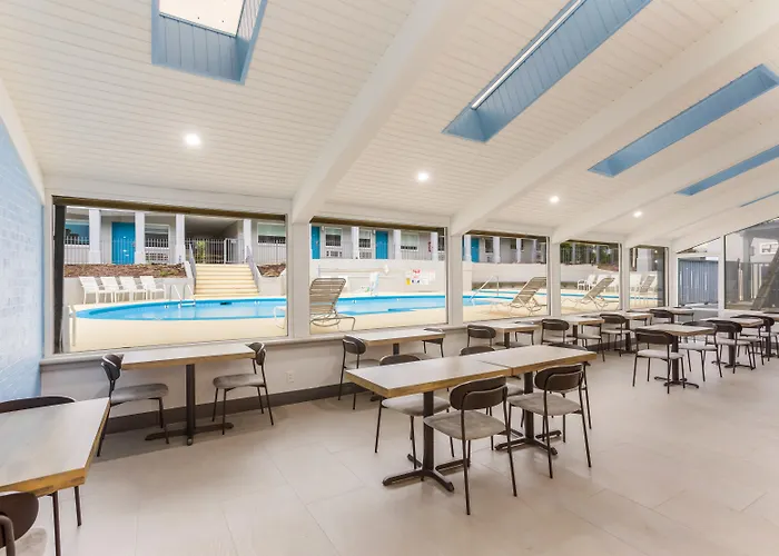 Red Lion Inn & Suites Nashville Airport