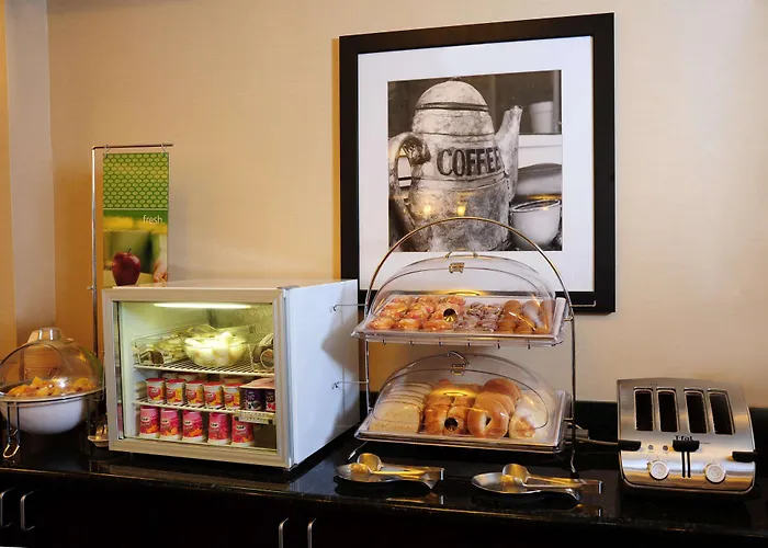 Hampton Inn & Suites Nashville-Airport