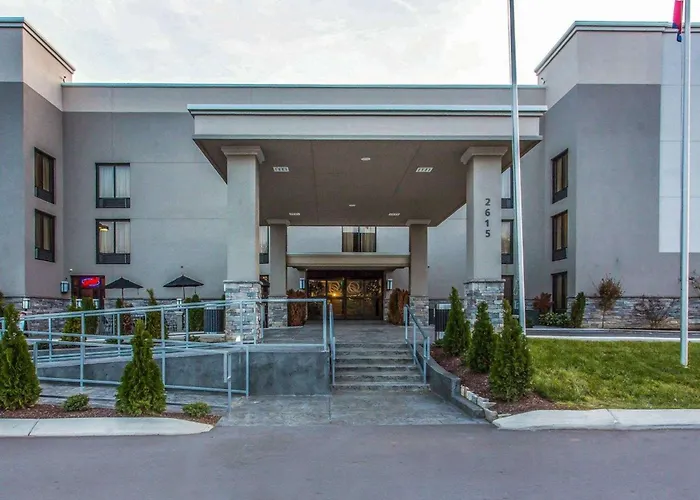 Quality Suites Nashville Airport