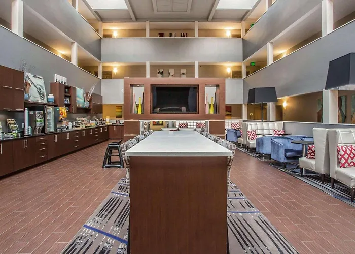 Quality Suites Nashville Airport