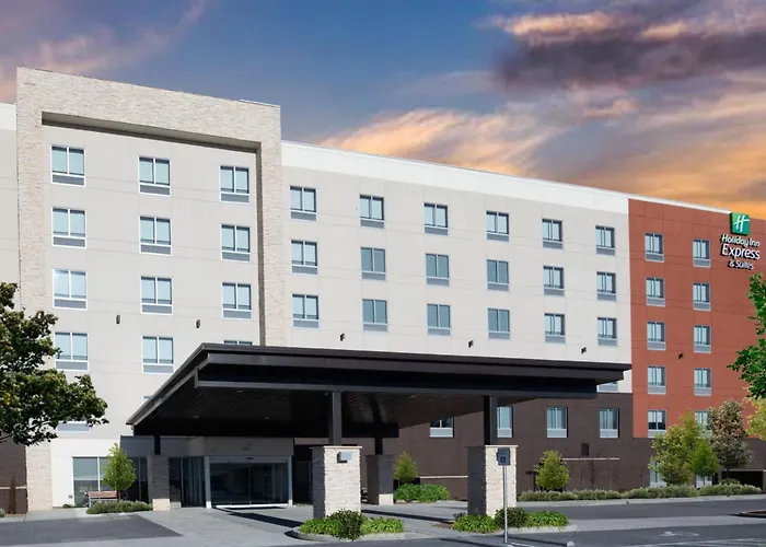Holiday Inn Express & Suites - Nashville Metrocenter Downtown By Ihg