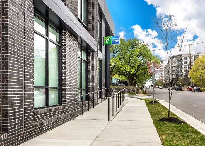 Holiday Inn Express & Suites Nashville West End - Univ Area By Ihg