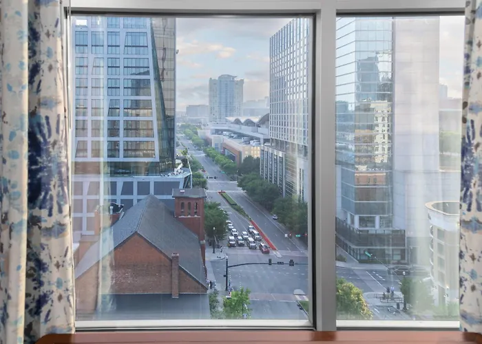 Hilton Garden Inn Nashville Downtown Convention Center