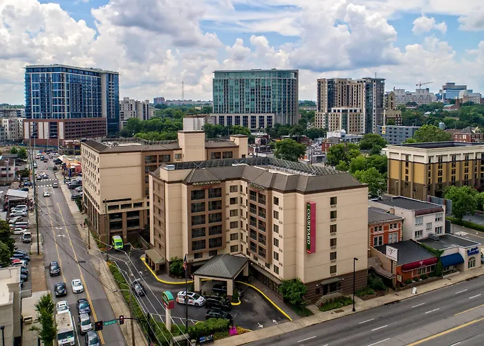 Hotels Downtown NashvilleCourtyard By Marriott Vanderbilt West End