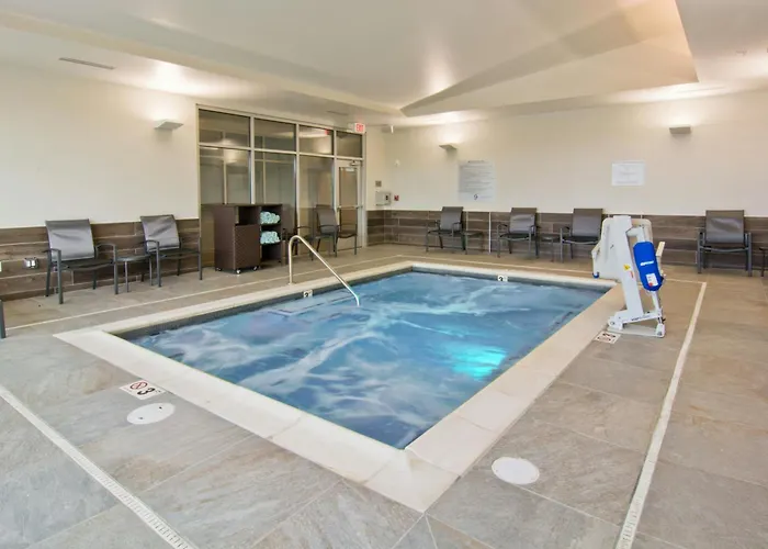 Fairfield Inn & Suites By Marriott Nashville Airport