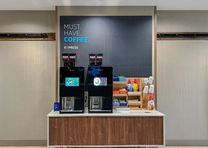 Holiday Inn Express & Suites Nashville West End - Univ Area By Ihg