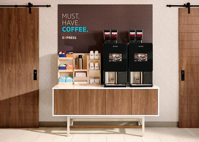 Holiday Inn Express & Suites - Nashville Metrocenter Downtown By Ihg