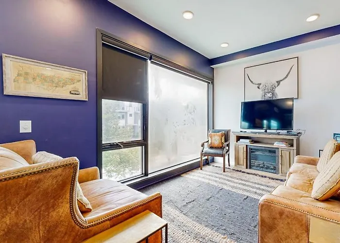 Illume 305 Villa Nashville