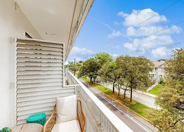 Illume 305 Villa Nashville